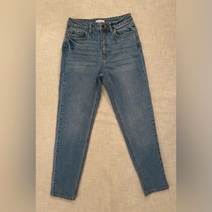 Cello Women’s Jeans. Size 3. Blue denim color